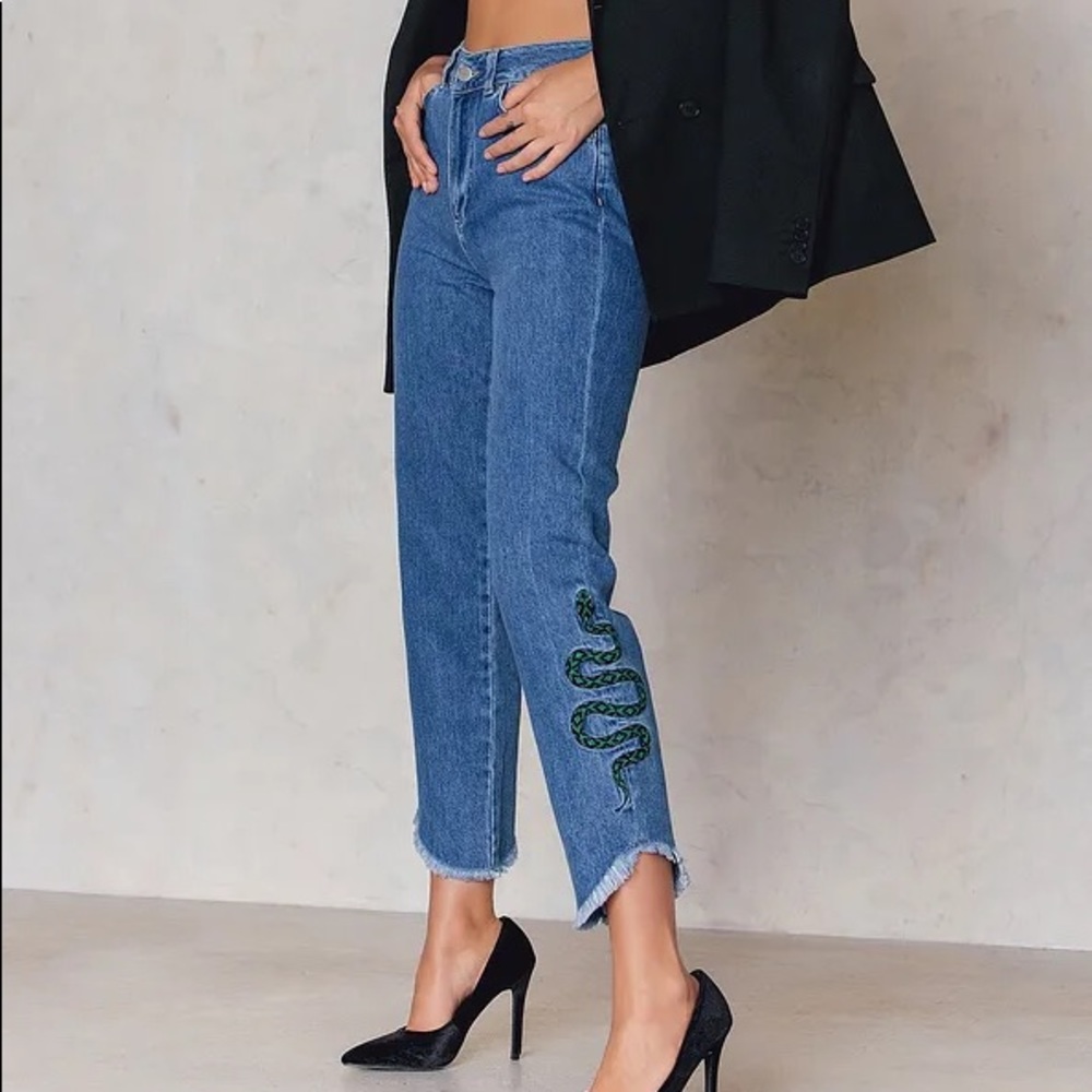 NA-KD DENIM W SNAKE GRAPHIC